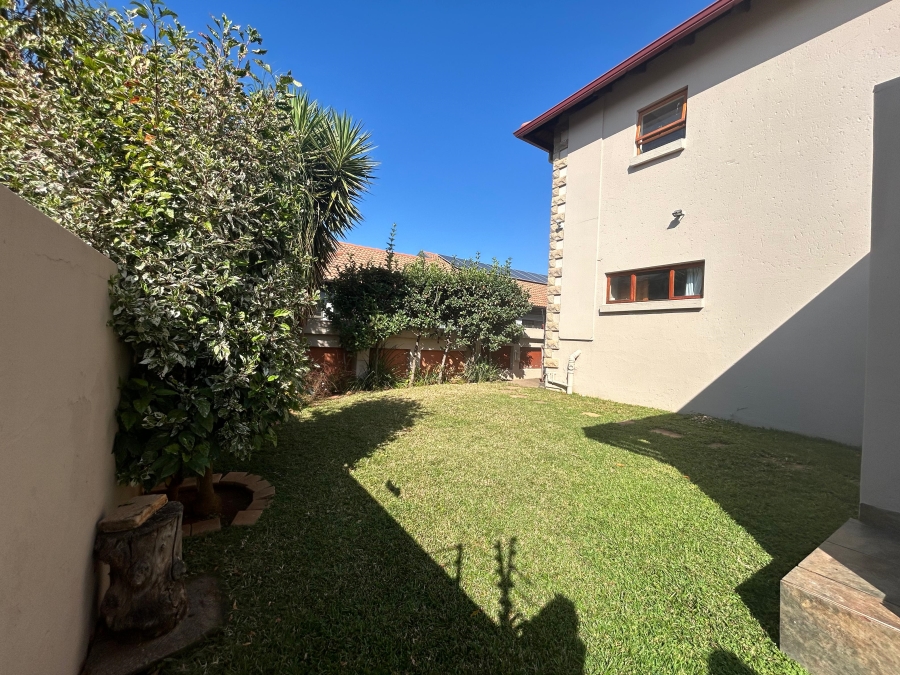 5 Bedroom Property for Sale in Birdwood Estate North West